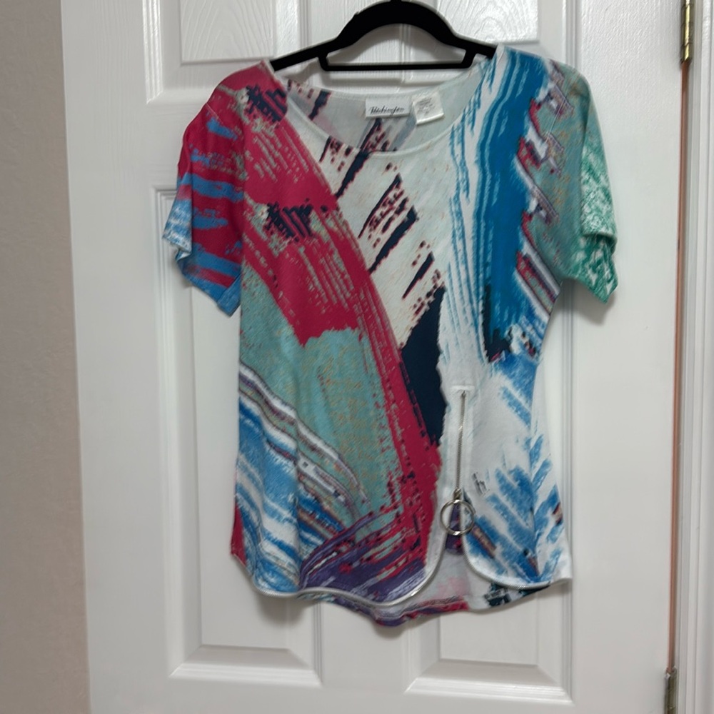 Women’s blouse with zipper detail